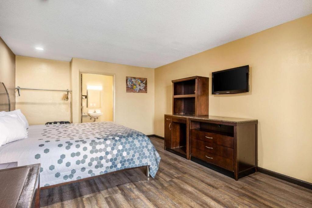 Southern Inn And Suites Spartanburg Buitenkant foto