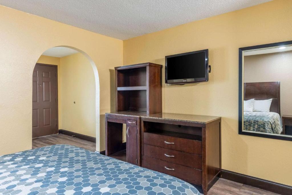 Southern Inn And Suites Spartanburg Buitenkant foto